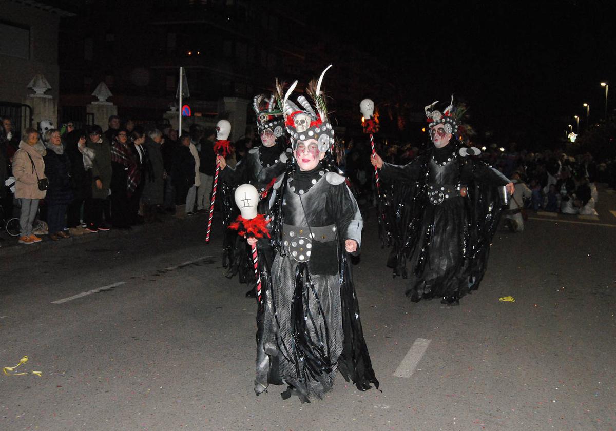 El Carnaval llena Santoña de color