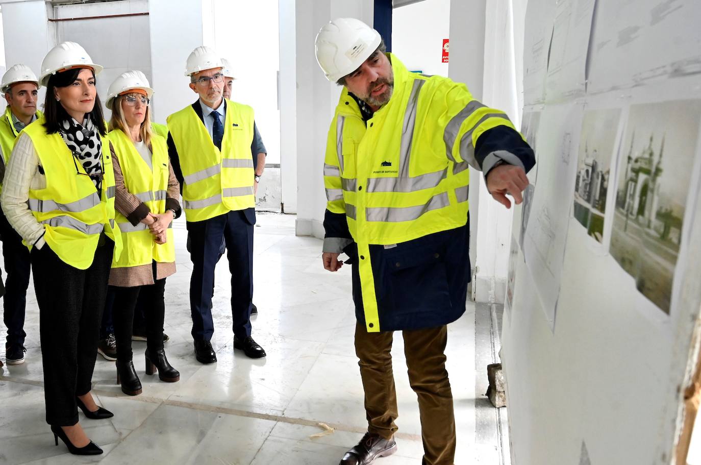 La alcaldesa Gema Igual visitó las obras junto al presidente de la Autoridad Portuaria, César Díaz, y la delegada del Gobierno, María Eugenia Gómez de Diego.