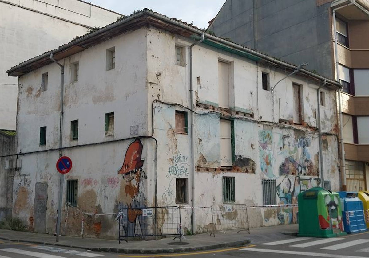 Vivienda ubicada entre las calles Lino Casimiro Iborra y Juan de la Cosa.