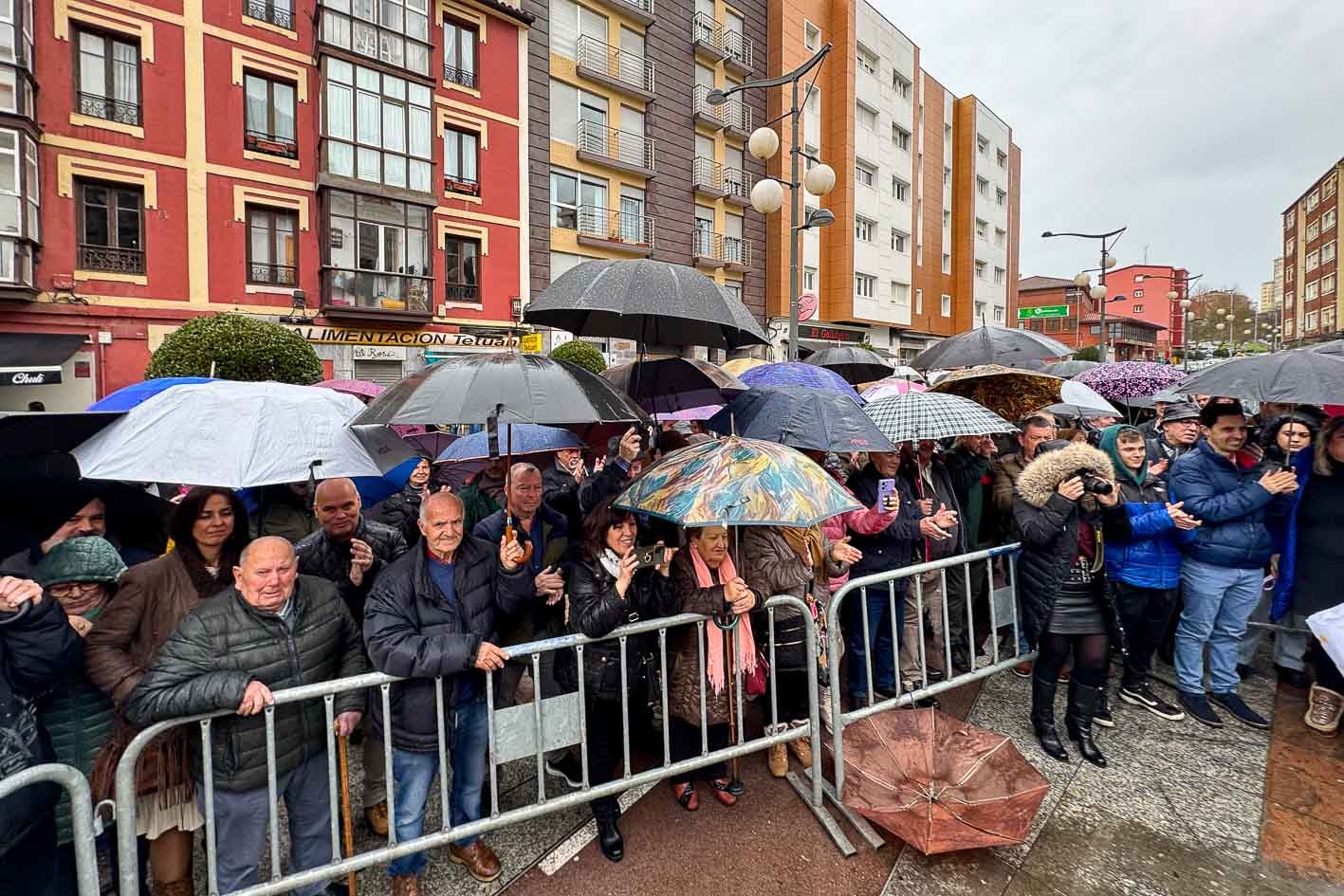 Cerca de 200 personas asistieron al evento en Tetuán. 