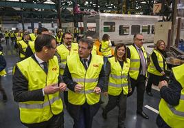 La presidenta y el secretario de Estado, hoy en San Sebastián.