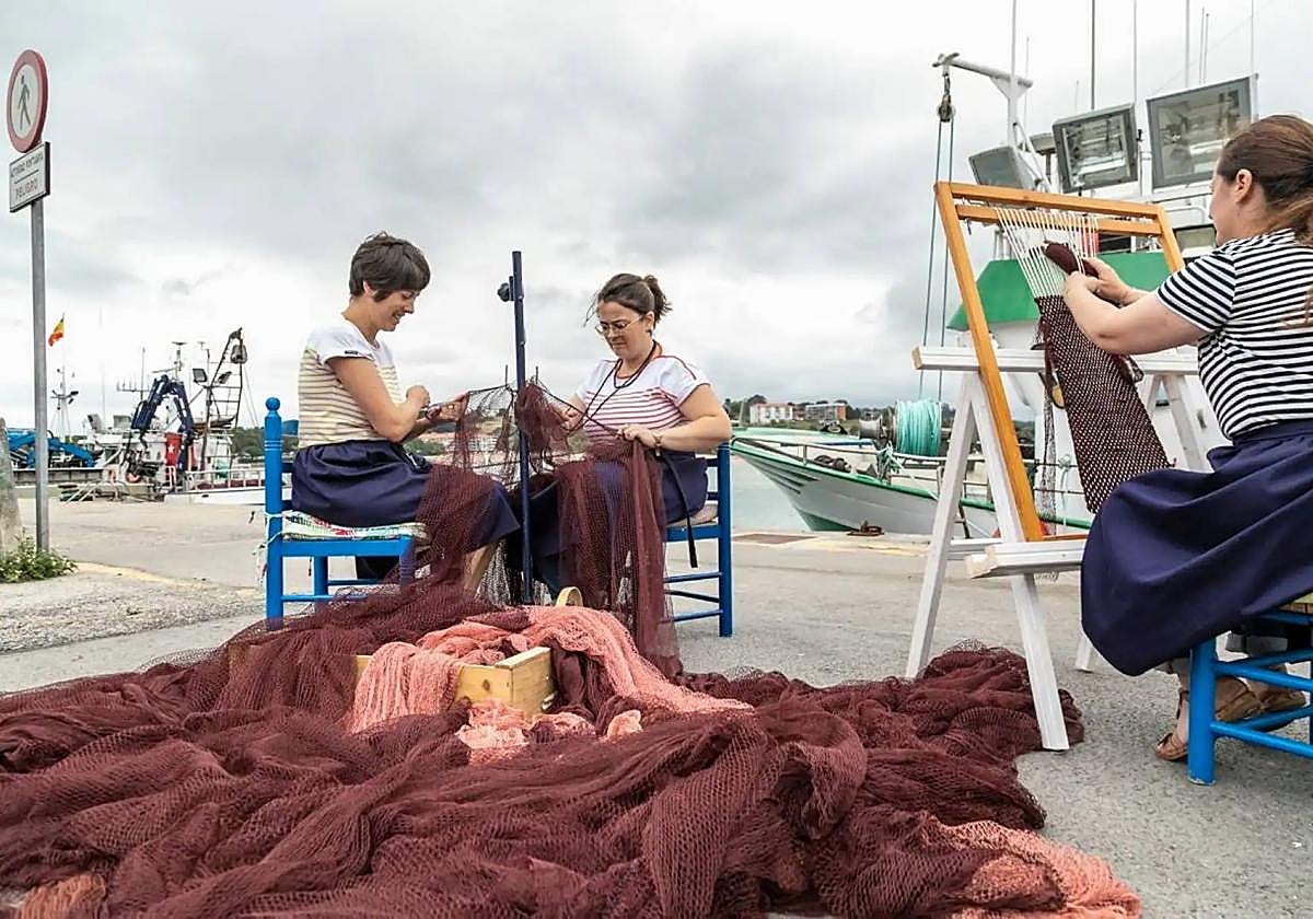 Las rederas de San Vicente de la Barquera en una de las citas del porgrama eliminado