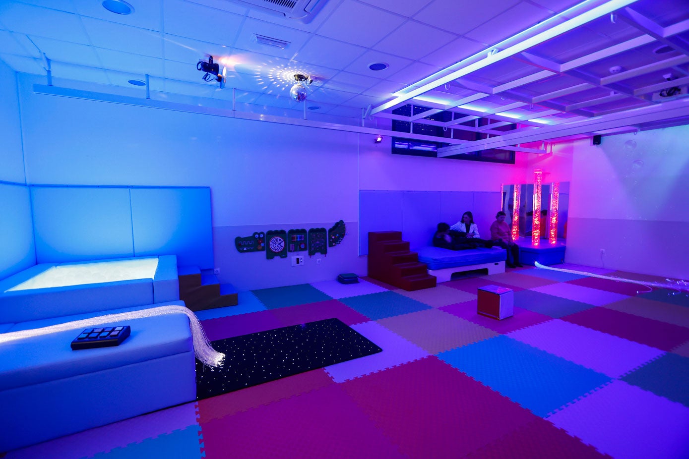 Sala de estimulación multisensorial, donde las personas con algunas discapacidad potencian sus sentidos.