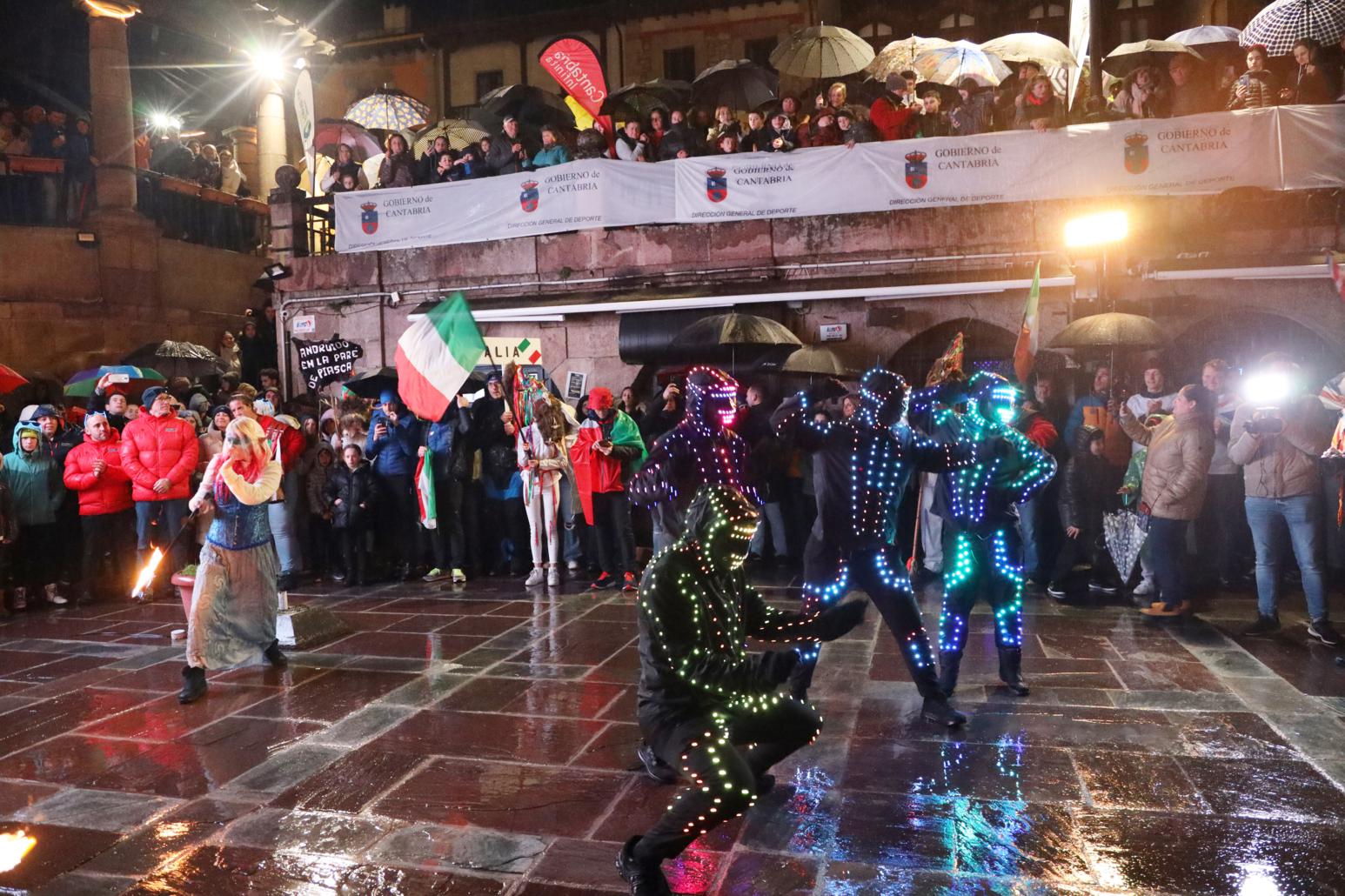 Espectáculo de luz y sonido en los bajos de la Plaza