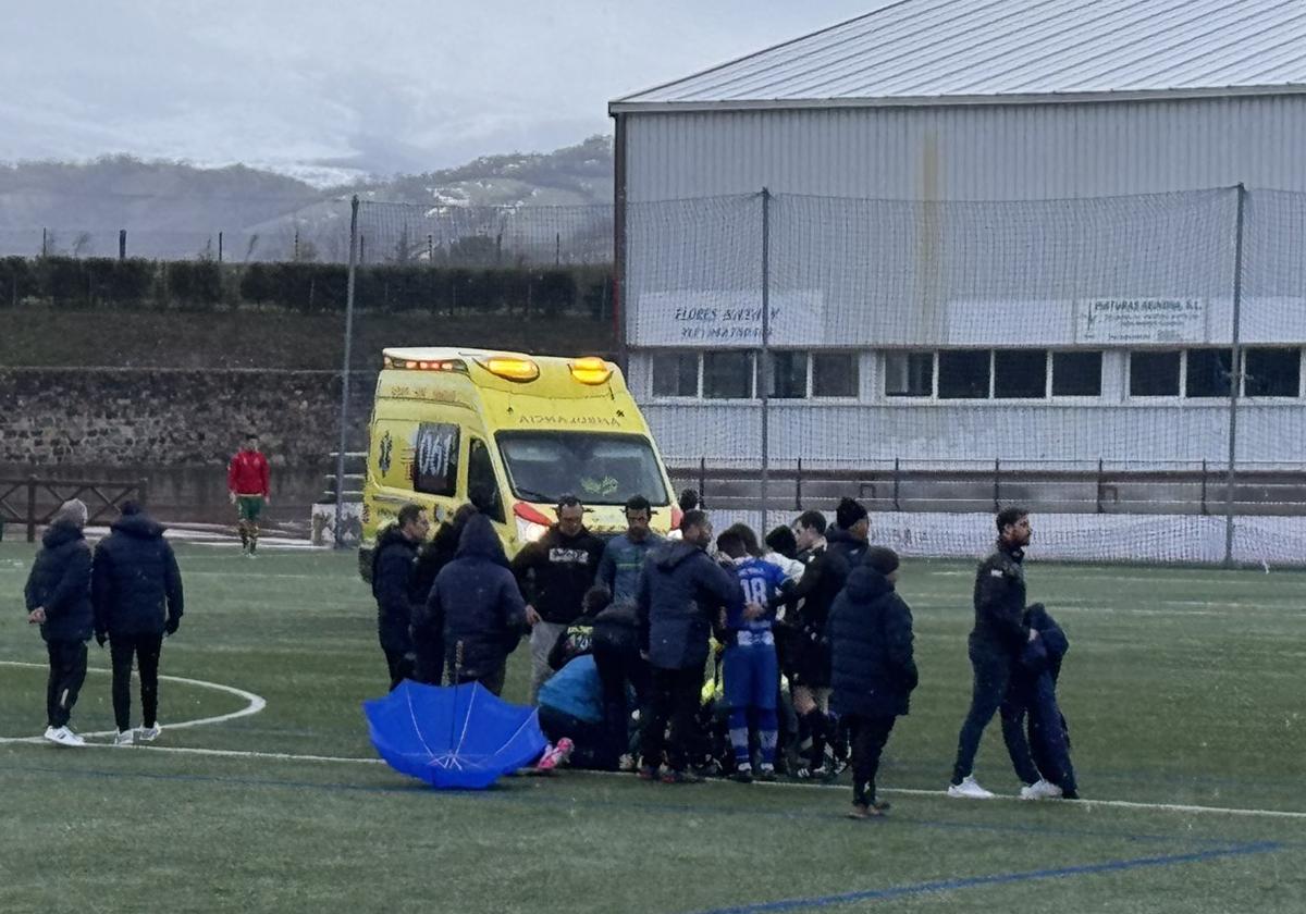 El Naval-Tropezón, suspendido por el desvanecimiento de un jugador