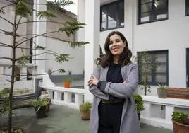 Seila Martín, técnica de Proyecto Hombre Cantabria, en su sede de Santander.