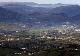 Vista general del valle de Iguña desde las inmediaciones de la central de San Miguel de Aguayo.