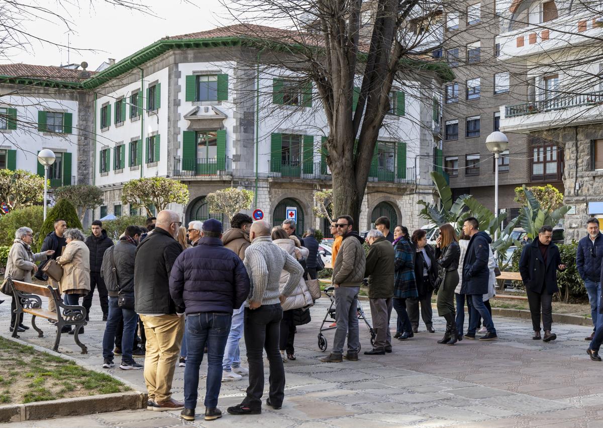 Imagen secundaria 1 - Castro Urdiales despide a Silvia López, asesinada por su hijo mayor hace un mes