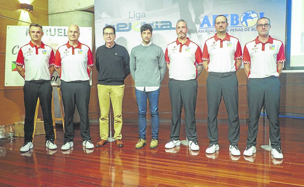 Óscar, Salmón, José Luis Díaz, Julián Terán, Carlos García, Pedro Gutiérrez y Penagos.