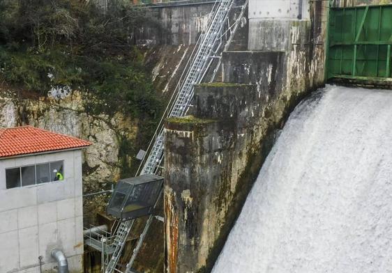El ascensor de la presa de Palombera es el tercero de estas características instalado en España.