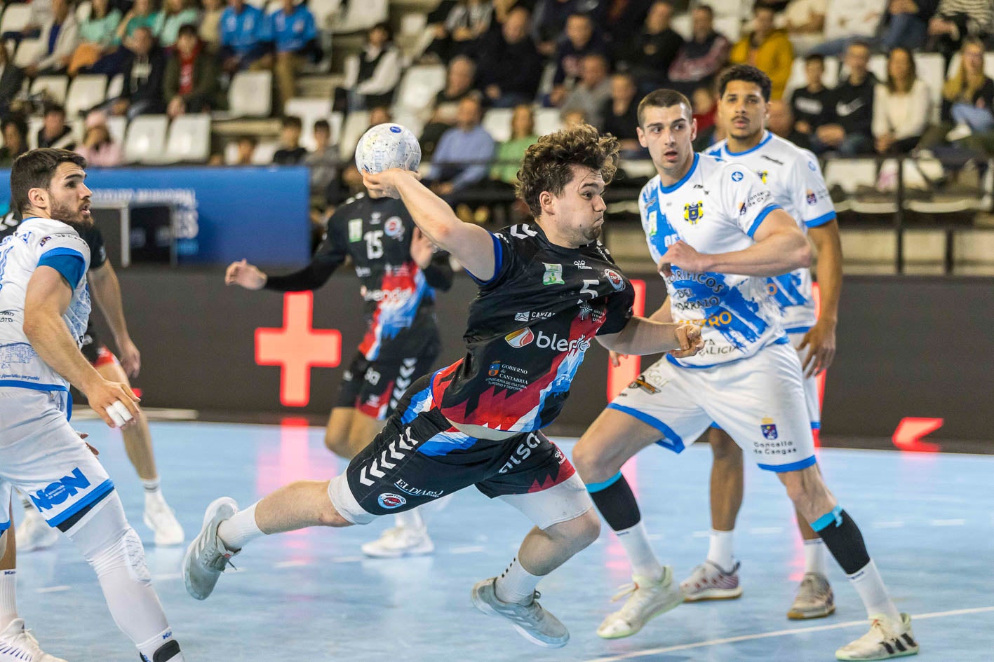 Marcos Domínguez, minutos antes de puntuar para el equipo santanderino. 