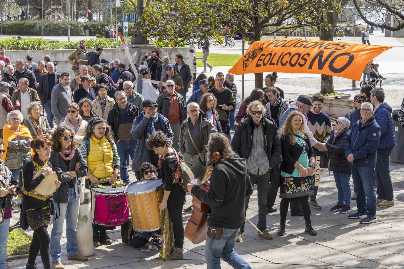 En la concentración se mostraron varias pancartas.