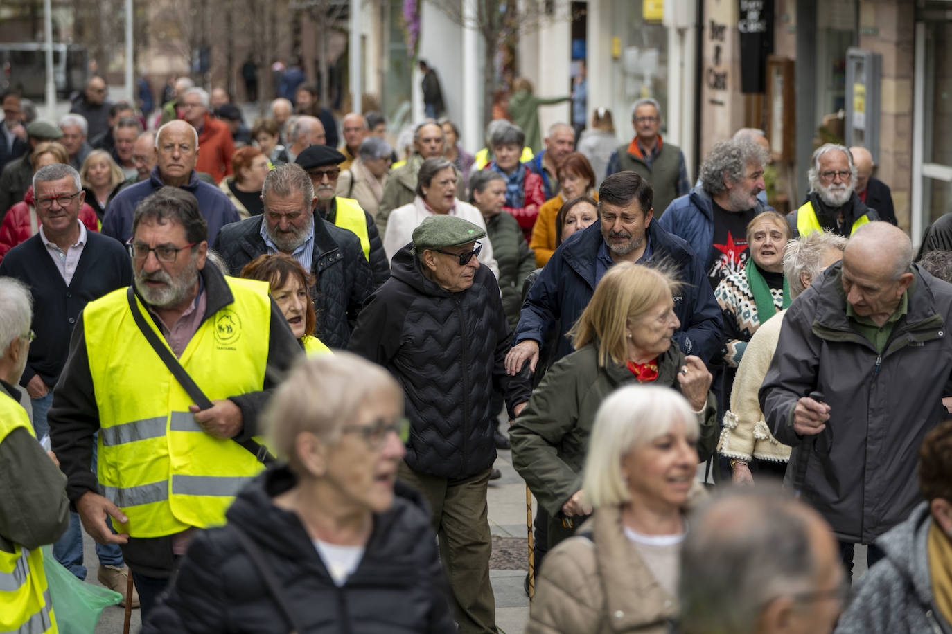 La manifestación transcurrió sin incidentes y recorrió el centro de Torrelavega.