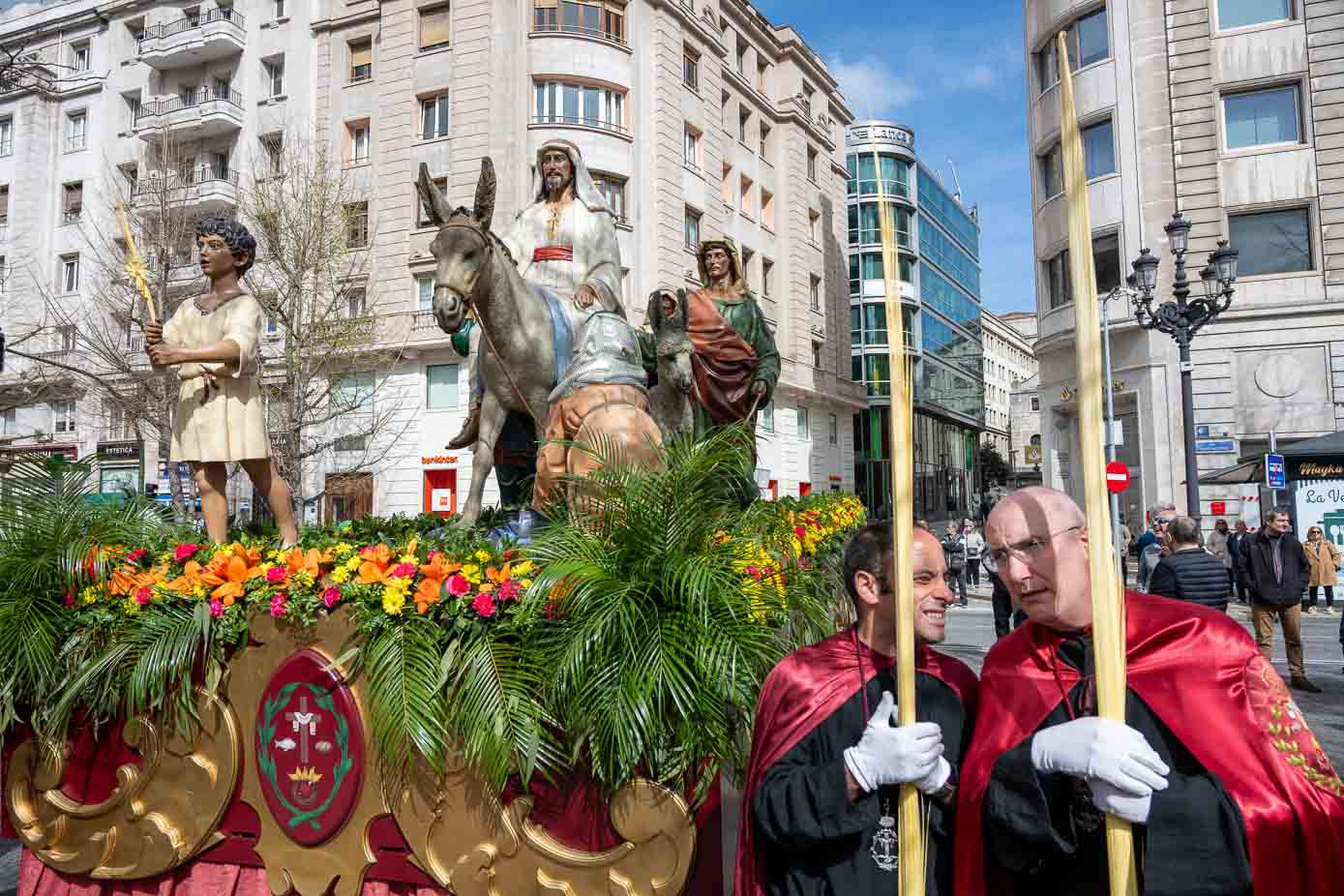 Paso que representa el momento de la entrada de Jesús en Jerusalén.