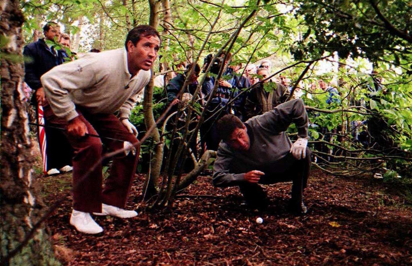 21 de mayo de 1997. Los golfistas Seve Ballesteros y José María Olazábal entrenando en el campo británico de Wentworh, donde disputaban el torneo Volvo PGA.