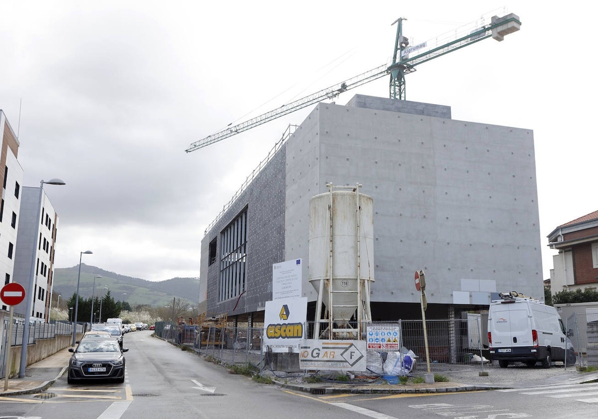 Obras del futuro centro juvenil, la Tecnoteca, una de las inversiones reflejadas en las cuentas municipales.