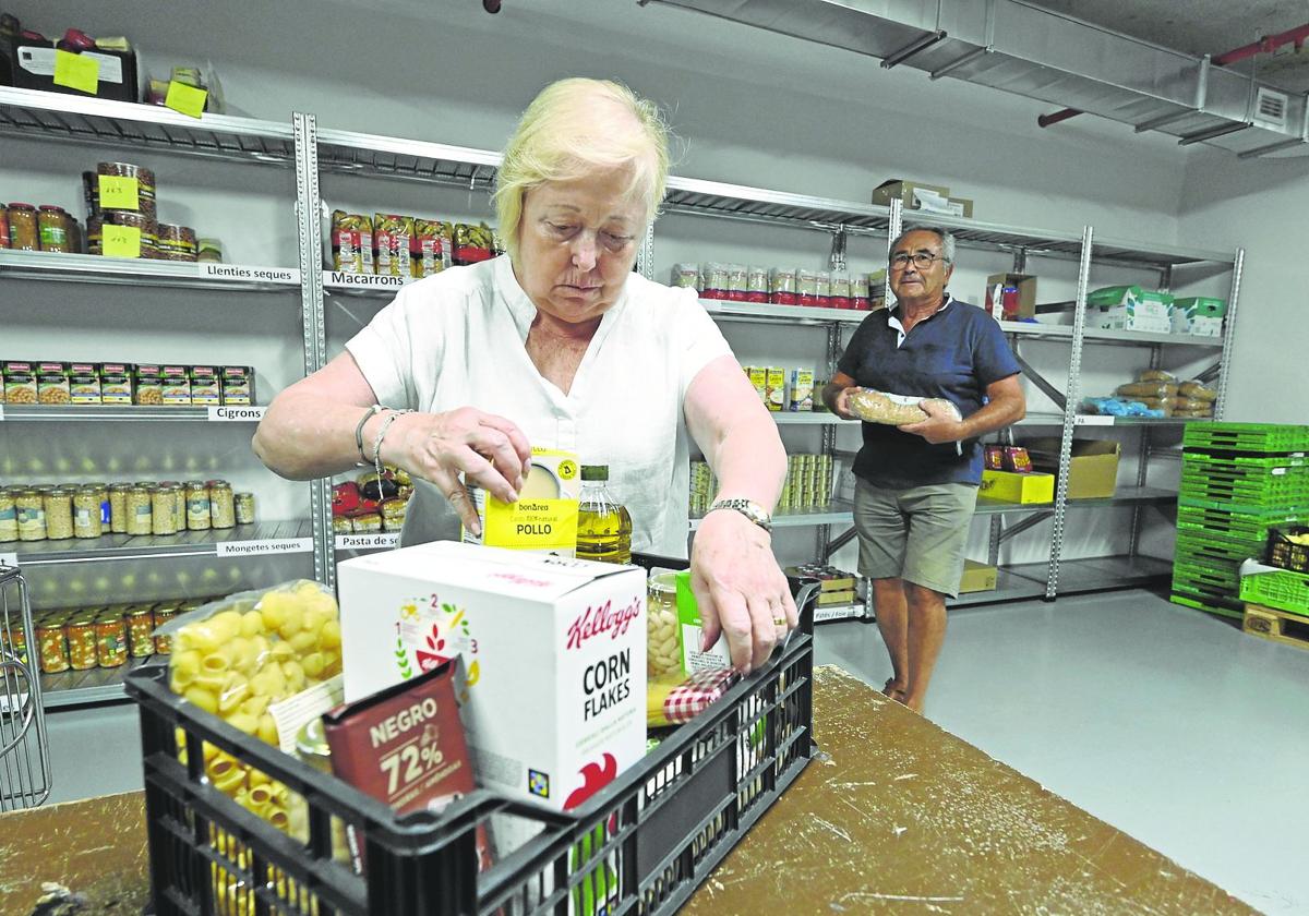 Alimentos básicos, que se distribuyen a través de los 54 bancos de alimentos asociados a la Federación Española de Bancos de Alimentos.