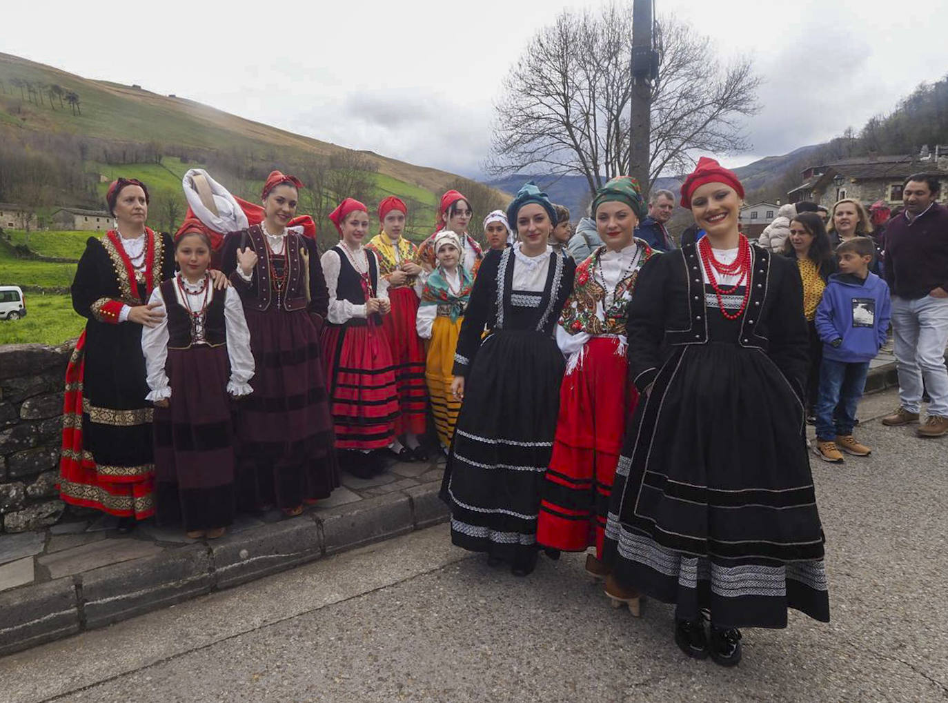 Se vieron muchos trajes que se han reduperado de la historia de este pueblo 