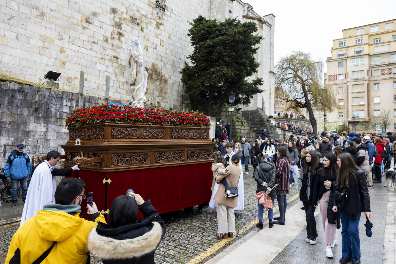 La resurrección clausura la Semana Santa