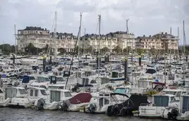 Vista del puerto Marina del Cantábrico, que es objeto de este pleito.