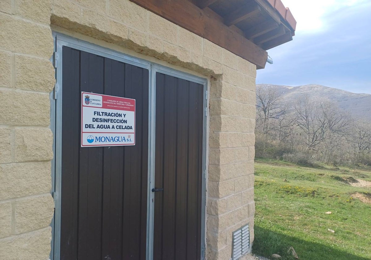 La estación de filtrado y cloración de Celada ha sufrido una serie de incidencias que han despertado la polémica en el municipio respecto a las actuaciones con el agua.