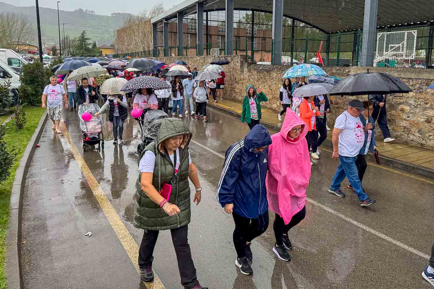 Luchamos por la Vida se impone a la lluvia