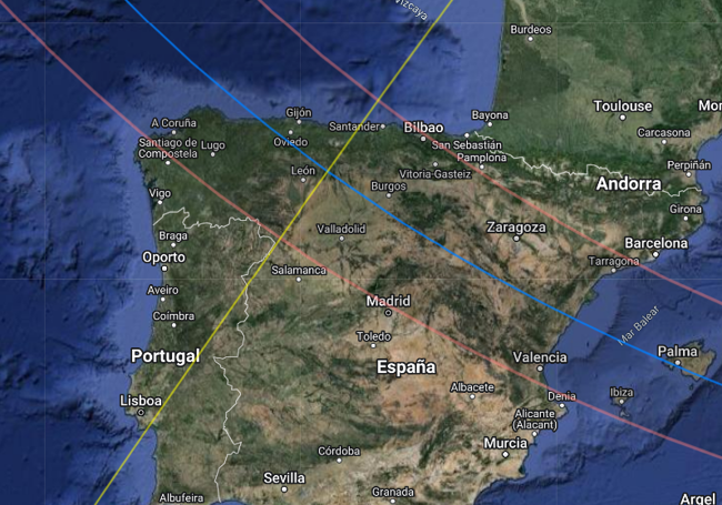 Entre las líneas rosa, zonas en las que se podrá ver el eclipse total de 2026, entre ellas en toda Cantabria.