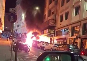 Queman contenedores en las calles Santa Clara, San Celedonio y San José de Santander