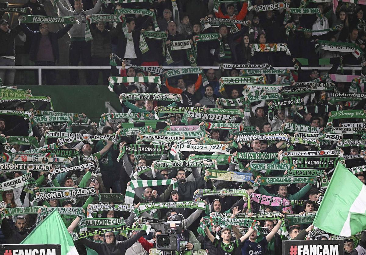 Afición verdiblanca en el partido ante el Alcorcón.