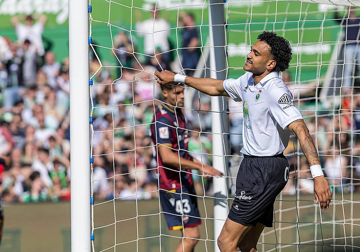 Los Campos de Sport vuelven a colgar el cartel hoy de 'no hay entradas'.