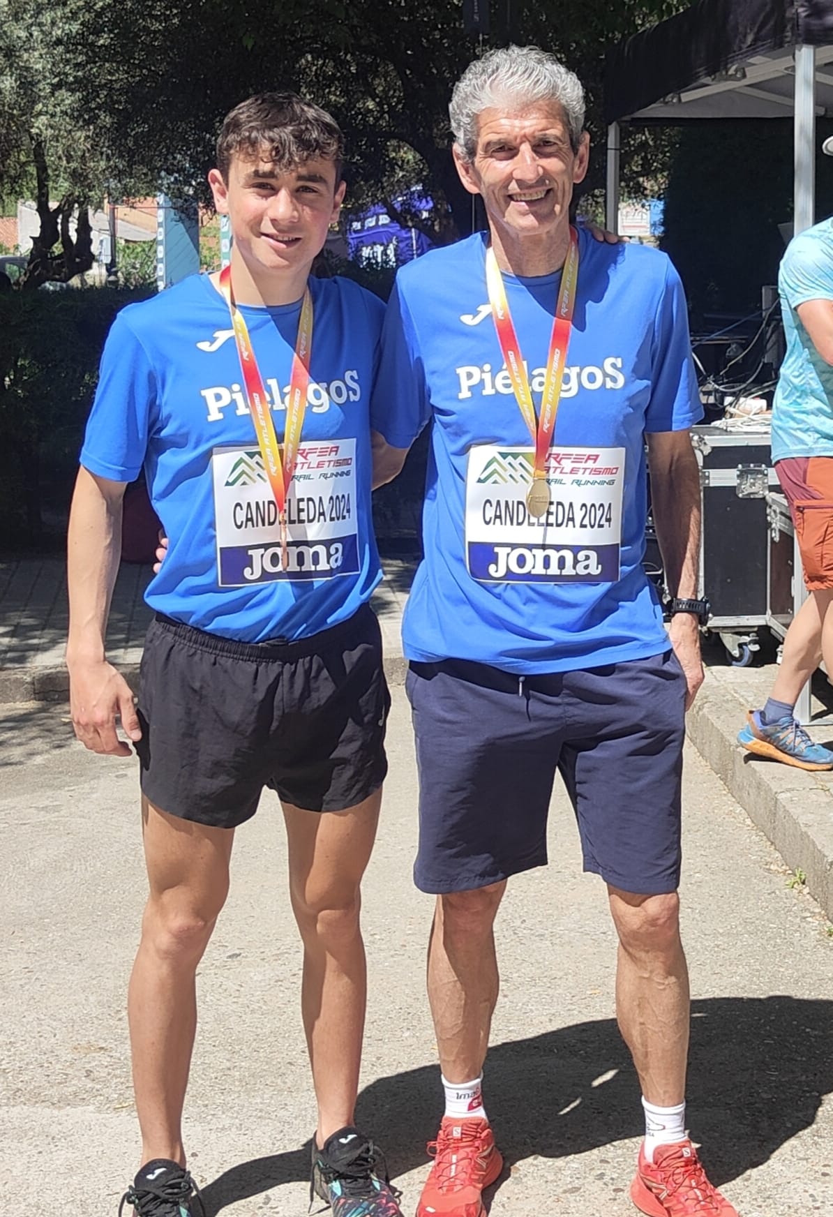 Rodrigo Andueza y Fernando Borrajo, dos de los medallistas cántabros en Candeleda.