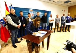 Sigue la firma del pacto entre el Gobierno y el sector ganadero en Cantabria