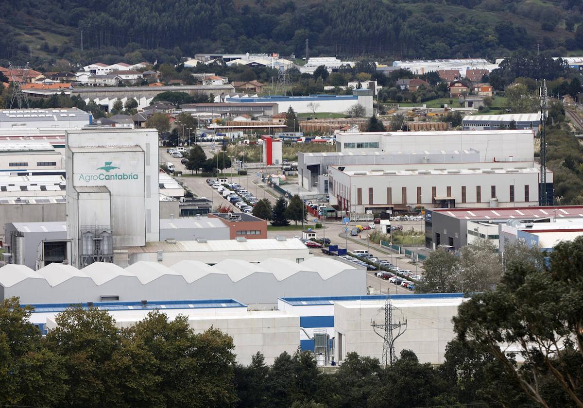 Instalaciones del polígono industrial Tanos-Viérnoles, en Torrelavega.