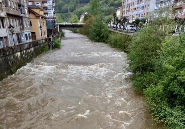 Después de las lluvias de la primera noche, la jornada del sábado fue un auténtico reto para los pescadores cántabros.