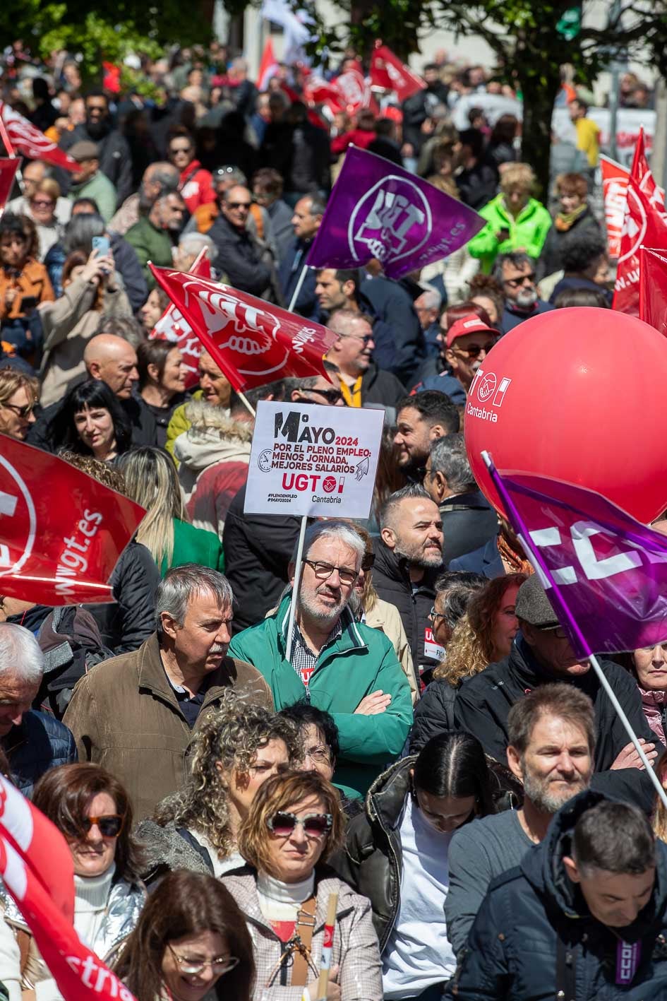 Manifestantes, por el centro de la ciudad.