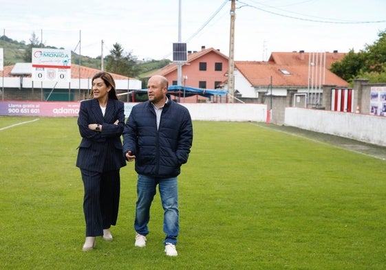 Buruaga y Mantecón en Bárcerna sobre el actual campo 'El Alpedre'.