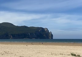 Playa La Salvé de Laredo.