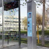 El Ayuntamiento retira las máquinas de recarga de las tarjetas del TUS obsoletas