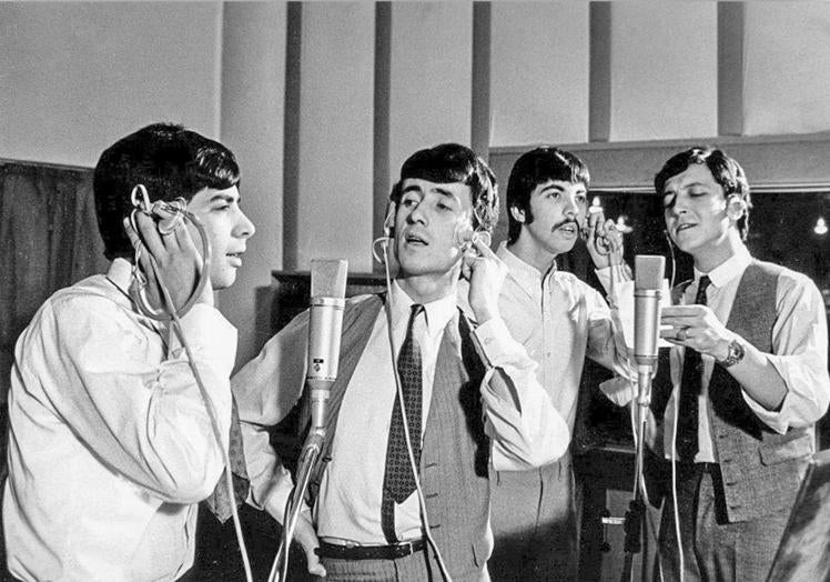 La banda granadina Los Ángeles grabando en el Estudio 2, en el año 1968.