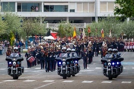 Jura de bandera junto a la Guardia Real