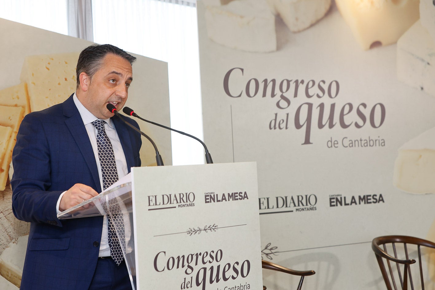 Carlos Caramés, alcalde de Piélagos durante la bienvenida. 