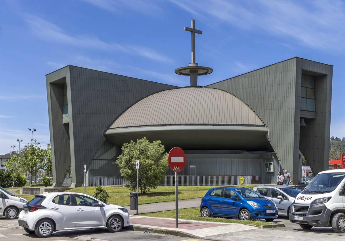 La parroquia del Carmen de Nueva Montaña, una de las cuatro del barrio donde están al frente los salesianos