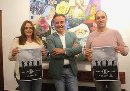 De izquierda a derecha, la concejala de Festejos, Laura Ara, el alcalde, Diego Movellán, y el coordinador del área, Juan Ramírez.