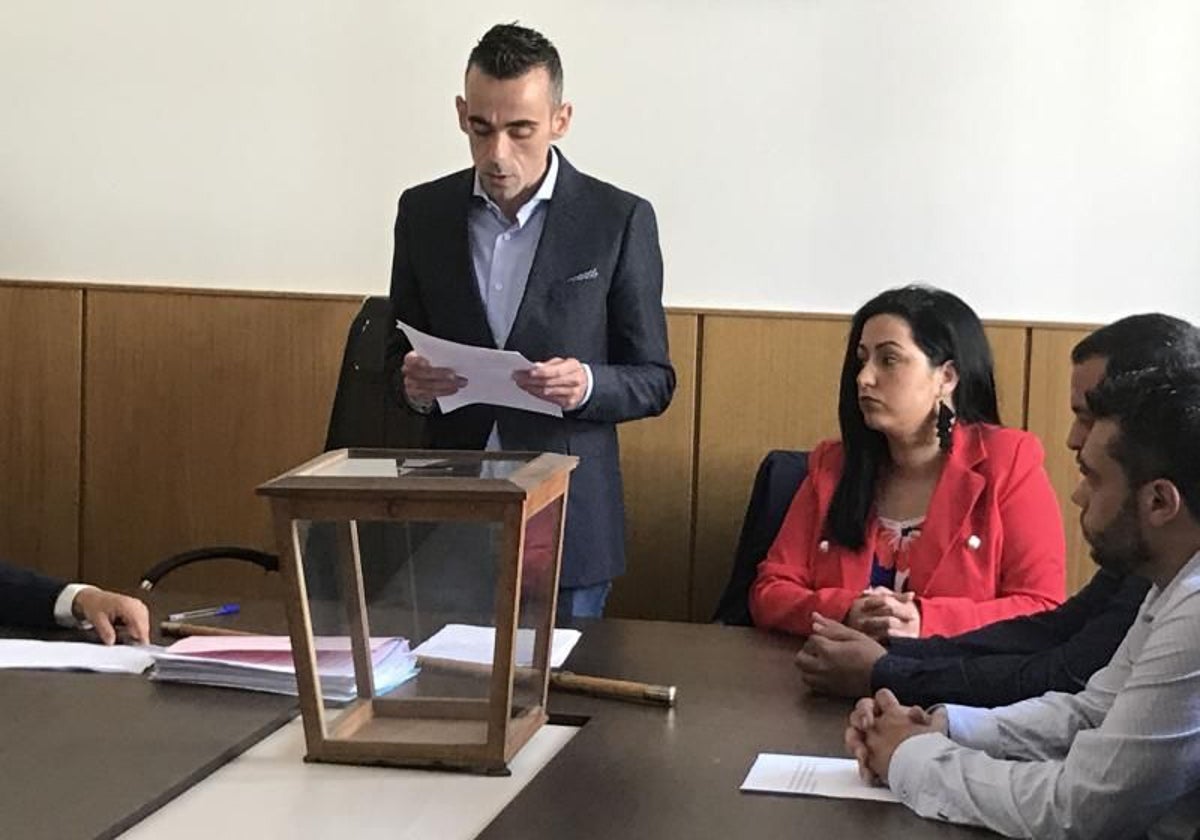 Víctor Gutiérrez durante su mandato como alcalde de Ampuero.