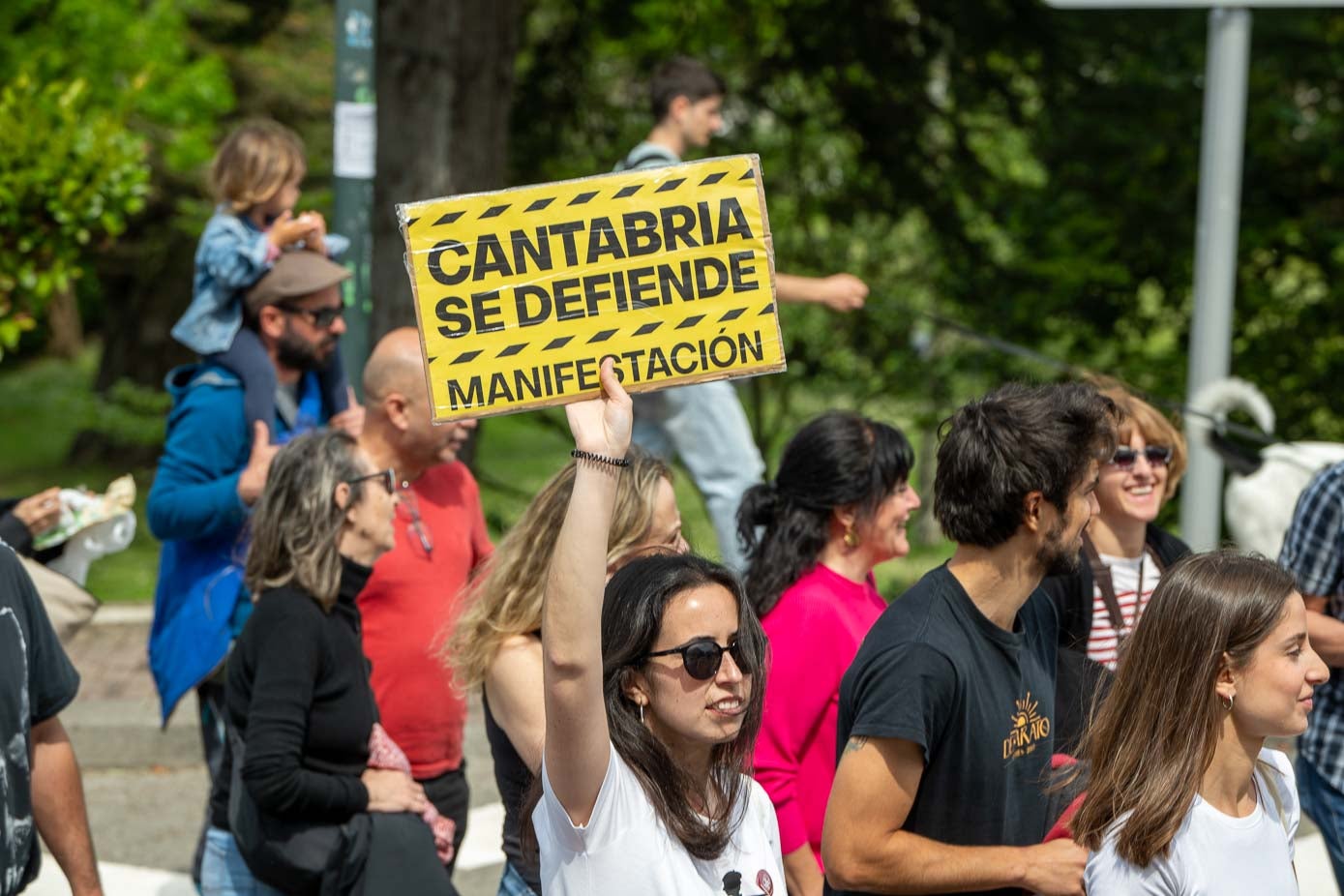 Las pancartas y los carteles sirvieron para lanzar mensajes que tambien se cantaron a viva voz. 