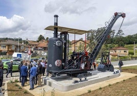 Así es la grúa Priestman, inaugurada ayer en la Concha de Villaescusa.