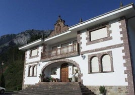 Vista del Ayuntamiento de Rionansa.