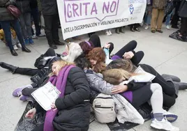 Imagen de archivo de una manifestación en Cantabria contra la violencia de género.