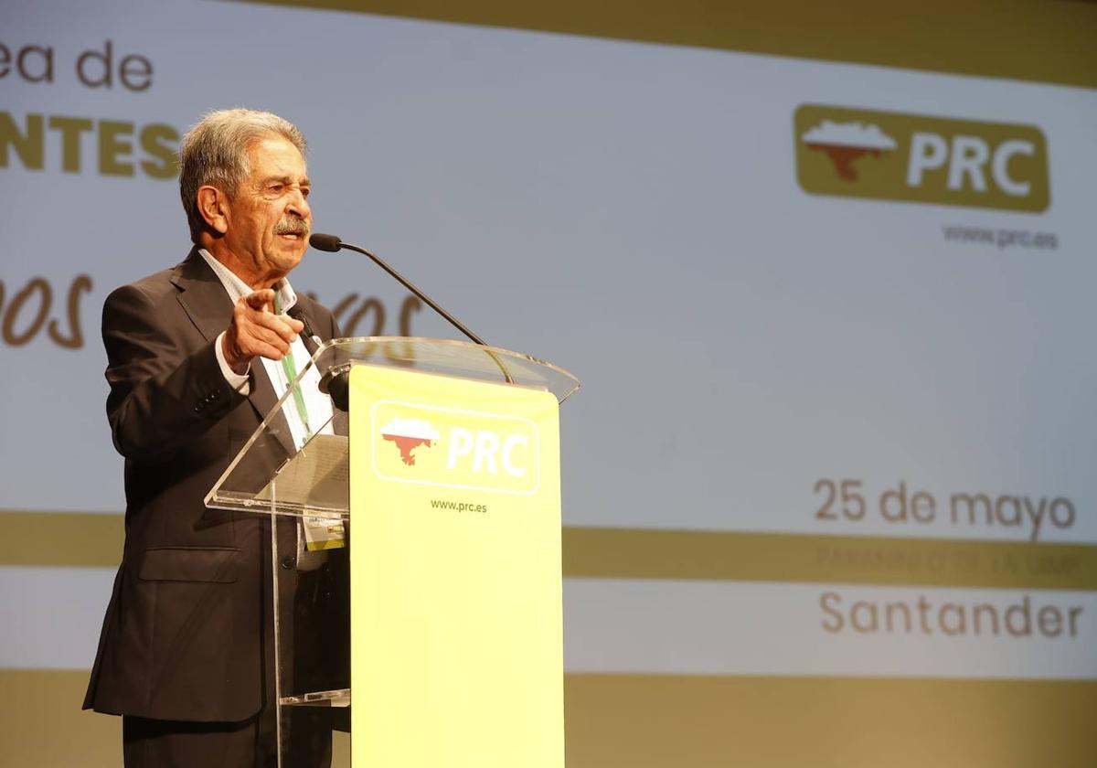 Revilla, durante su intervención en la Asamblea de Dirigentes.