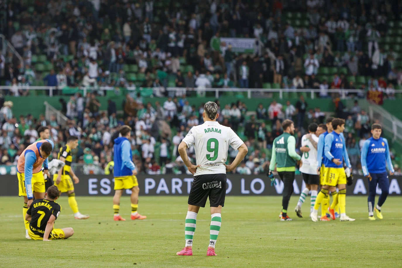 Arana buscó el gol por todos los medios, pero no pudo materializar sus ocasiones. 